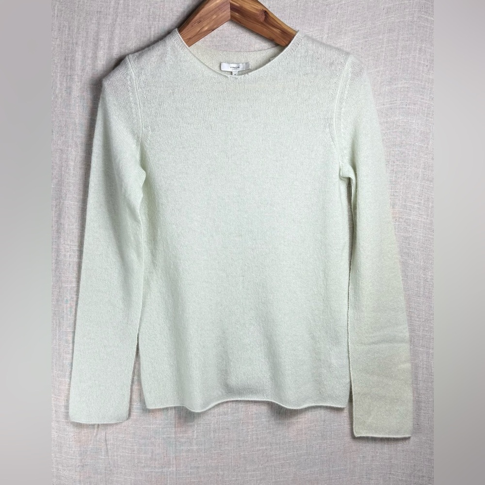 Vince 100% Cashmere Crewneck Sweater in Aloe Size Medium